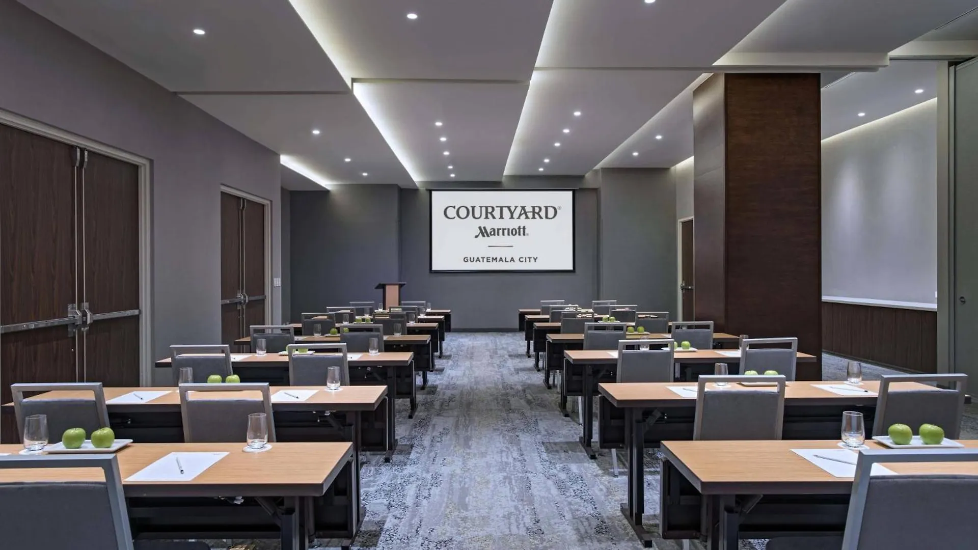 Hotel Courtyard By Marriott Guatemala City